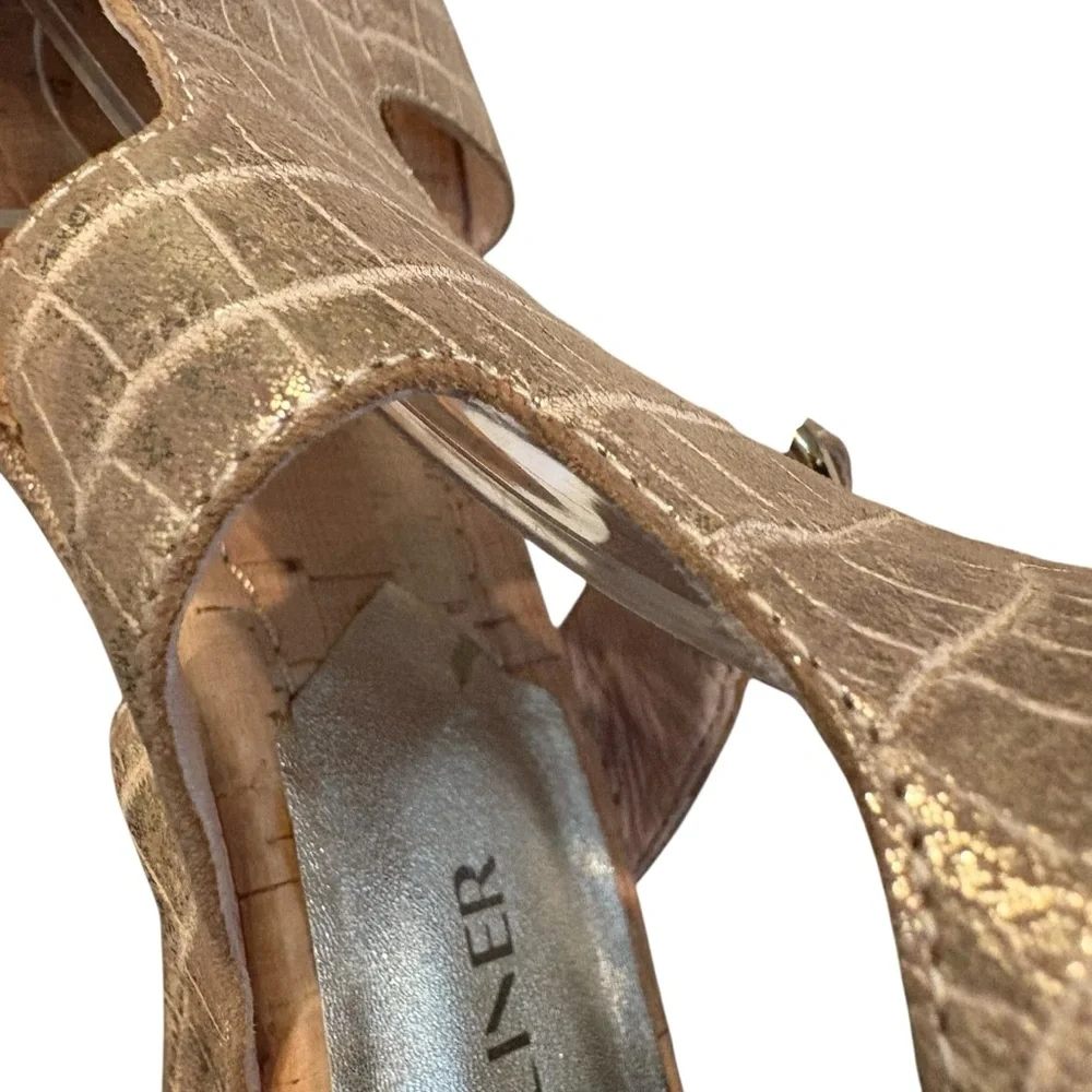 Donald Pliner Olive Wedge Sandals Metallic Gold Rose, Sz 8 - Picture 12 of 15